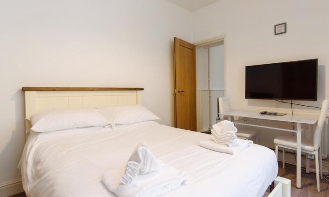 Newport Apartment | Cosy Studio Flat
