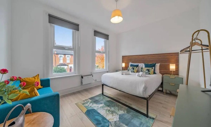 Walpole Apartment | Cosy West London flat – Discover & Live London | Pass the Keys