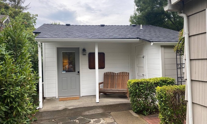 Jacksonville Cottage | Cottage C with Large Private Patio