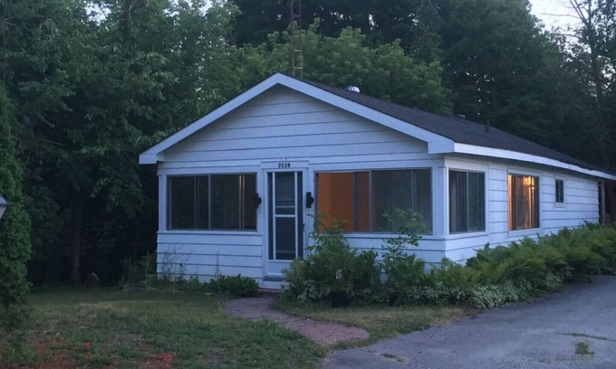 Alcona Cottage | Cottage with hot tub and sauna