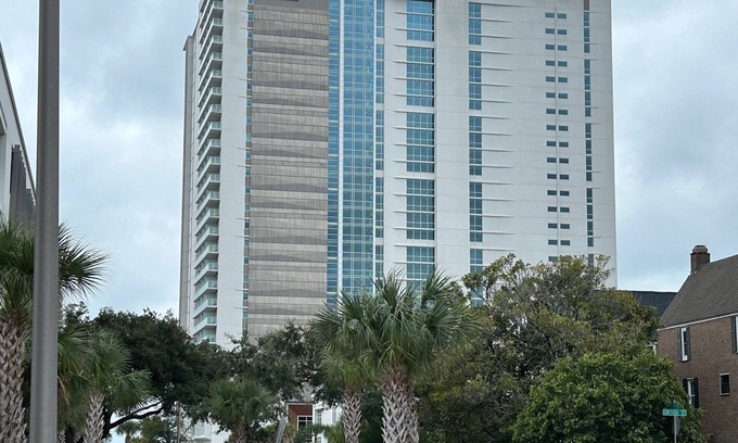 Myrtle Beach Apartment | Country Music Fest 1 bdrm Suite Sleeps 4 OceanFRONT 10 min walk to Fest