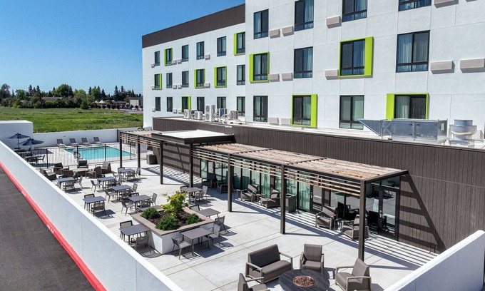 Modesto Hotel | Courtyard by Marriott Modesto North