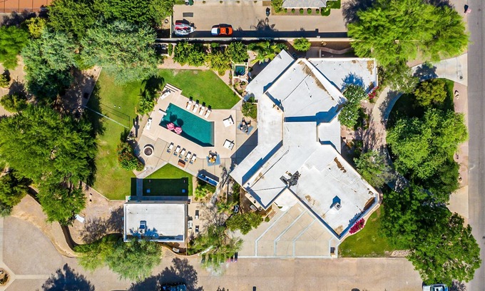La Tierra Estates House | Cove Mansion, 8BR 7 Full Baths. 18 adult beds. POOL, BBQ, GAME ROOM, VOLLEYBALL