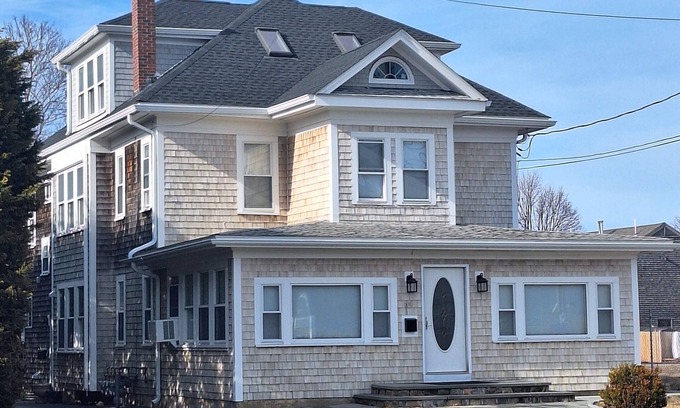 Hyannis Apartment | Cozy 1-bedroom apartment with AC, WiFi in charming Barnstable