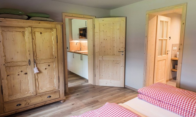 Entfelden Apartment | Cozy 2-room apartment in modern country house style with private garden