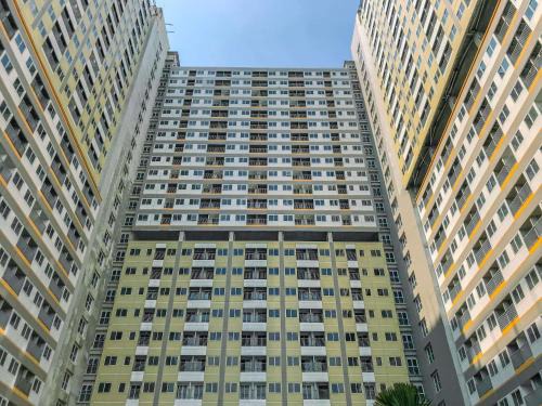 Tajur Halang Apartment | Cozy and Restful Studio LRT City Sentul - Royal Sentul Park Apartment By Travelio