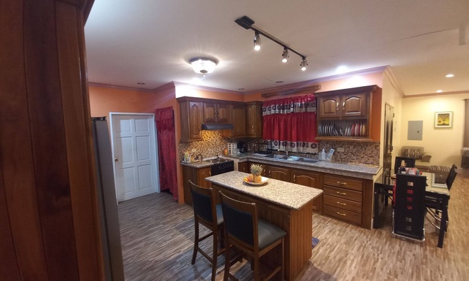 Longdenville House | Cozy and Secure House