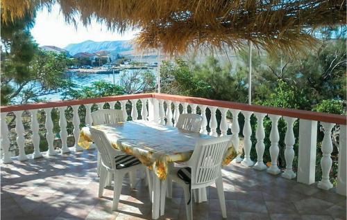 Kustici Apartment | Cozy Apartment In Kustici With Wifi