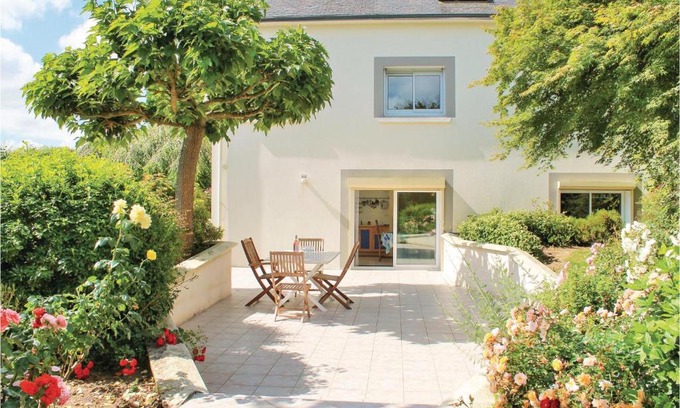 Muzillac Apartment | Cozy Apartment In Muzillac With Wifi