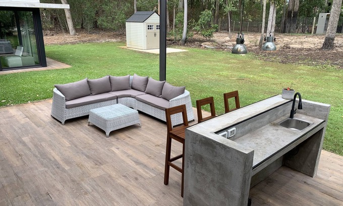 Solanas House | Cozy, comfortable, modern Design House, minutes to beach