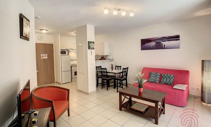 Lamalou-les-Bains Apartment | Cozy F2 Apartment, A/C, Terrace, Parking, Near Center and Thermal Baths in Lamalou-les-Bains