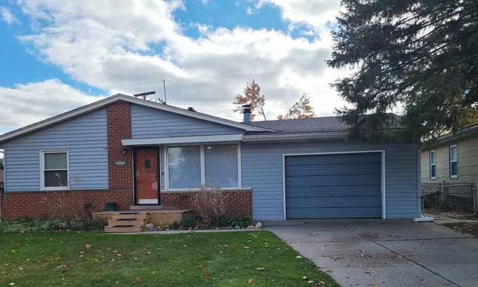 Livonia House | Cozy home in the heart of Metro Detroit