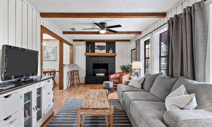 Uncertain Cabin | Cozy Modern Cabin with RV Site & Canoes @ Caddo Shores Cabins, Uncertain Texas