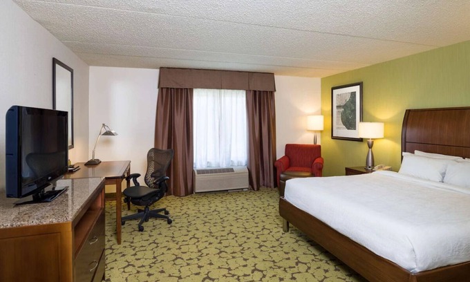 Hopelawn Hotel | Cozy Unit with Heated Pool | Near Roosevelt Park | Pet-Friendly & Free Parking