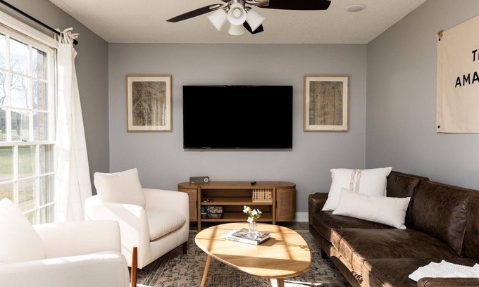 Gallatin House | Creekside Getaway - Close to DT & Lake