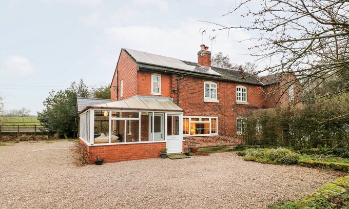 Dalbury Lees Cottage | CULLAND COTTAGES WEST, pet friendly, with open fire in Brailsford