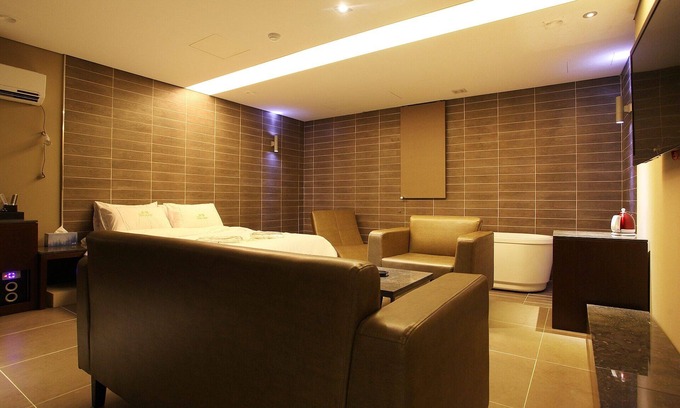 Bongmyeong-dong Hotel | Daejeon Yuseong The Sharp