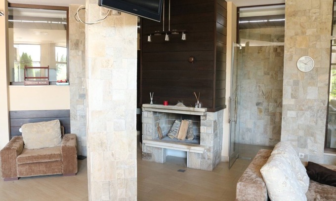 Old Town Apartment | DELUXE APARTMENT IN ' ALPINE LODGE' COMPLEX