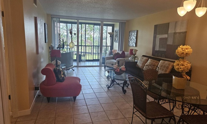 Bonita Springs Condo | Desirable third floor unit. Close to all amenities including beach barefoot.