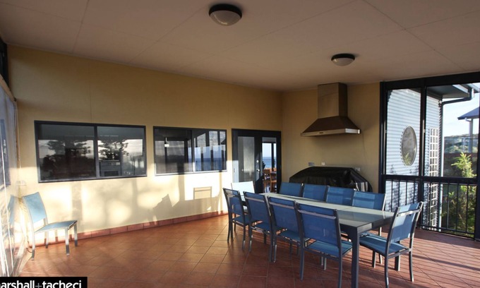 Bermagui House | Dickinson Avenue 7- Beachfront Family Home!