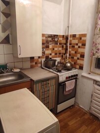 Obolons'kyi District Apartment | Dnipro Heroes House in Київ