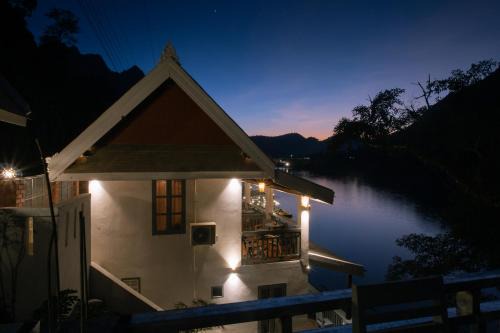 Nong Khiaw House | Dokchampa River View Villa