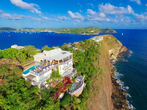 Falmouth Harbour Bed & Breakfast | Dolcevita Cliff Resort by KlabHouse - Adults Only