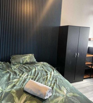 Levenshulme House | Double en suit room in Levenshulme