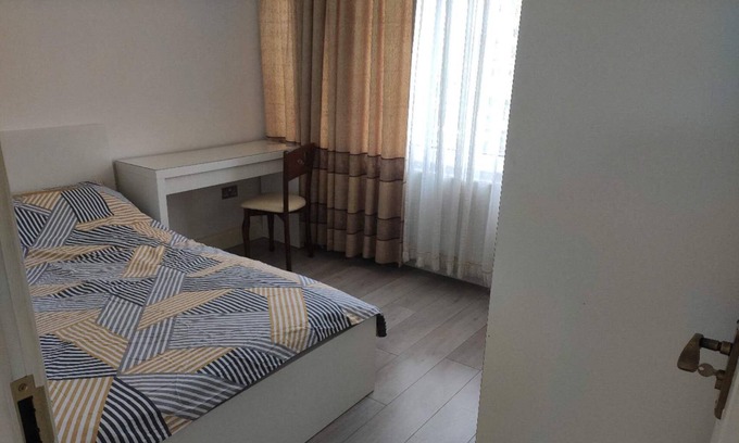 Larkswood House | Double room for rent. Spacious room with a double bed.