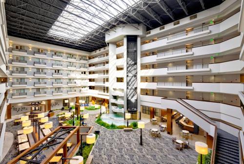 Downtown Hotel | DoubleTree by Hilton Davenport