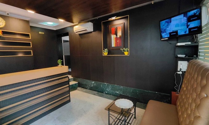 Ballygunge Hotel | Dover Inn By BookMeriHotel.com