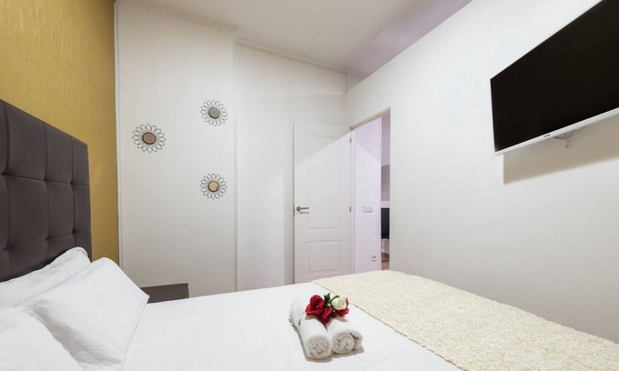 Centro Apartment | Downtown Comfortable Apartment Gran Vía | A019