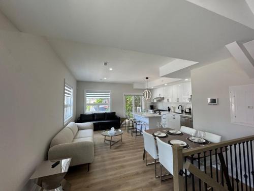 Dovercourt Park Apartment | Downtown Toronto UFT