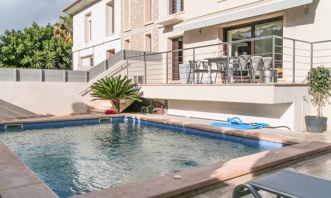 Son Moll House | Dream vacation in Mallorca ? With swimming pool and panoramic view in the distance.