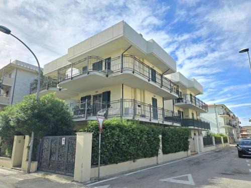 Porto d'Ascoli Apartment | Dublino Apartment, 1 fila mare Rif A545