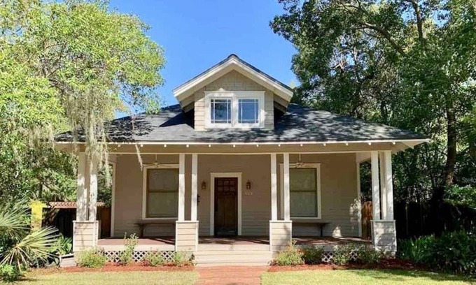 Duckpond House | Duckpond Charmer- a gem in the heart of Duckpond