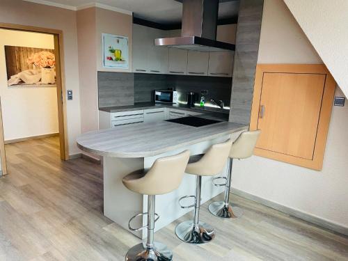 Bad Oeynhausen Apartment | EasyStay#3 Comfort Suite Ferienwohnung in Kliniknähe mit Boxspringbett & Netflix