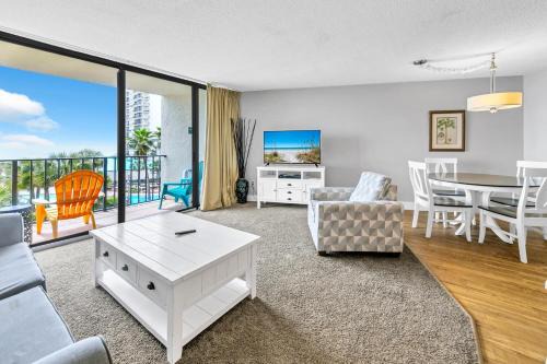 Panama City Beach House | Edgewater Tower 1-305