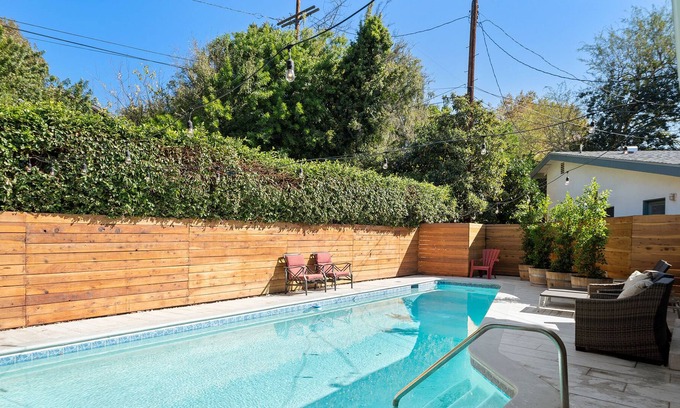 Valley Village House | Elegant House With Pool Near Studio City