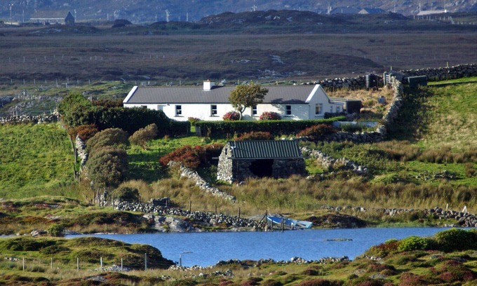 Ballyconneely Other | Emlaghmore Cottage - Four Bedroom House, Sleeps 8