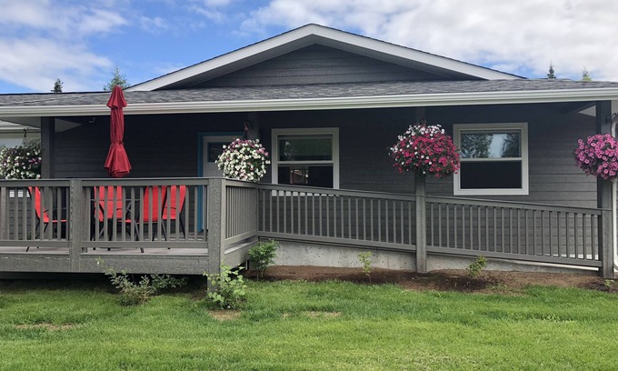 Soldotna Apartment | Enjoy the creature comforts of a home