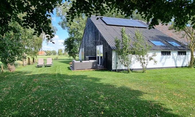 Bantega Bed & Breakfast | Enjoy the tranquility of the Frisian countryside at Sleeping at Bonanza