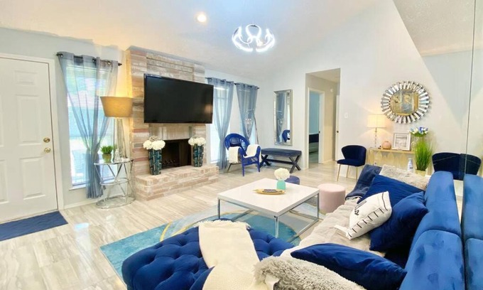 Barker House | Entire beautiful cozy home in the heart of Katy