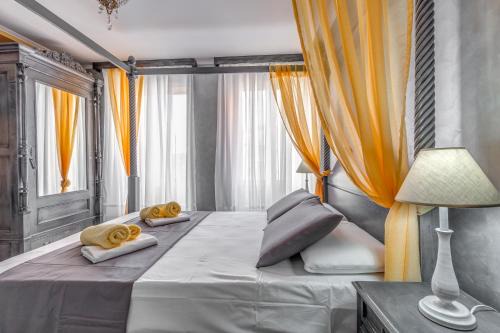 Old Town Apartment | Eos Aurora Suite