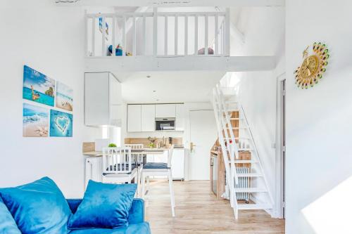 Corbeil-Essonnes Apartment | Escale pro & détente à 3 min de la gare - Parking - WIFI - PS4