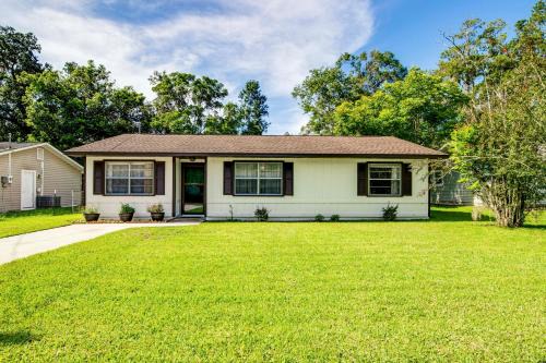 Brooksville House | Explore Weeki Wachee Springs Pet-Friendly Home