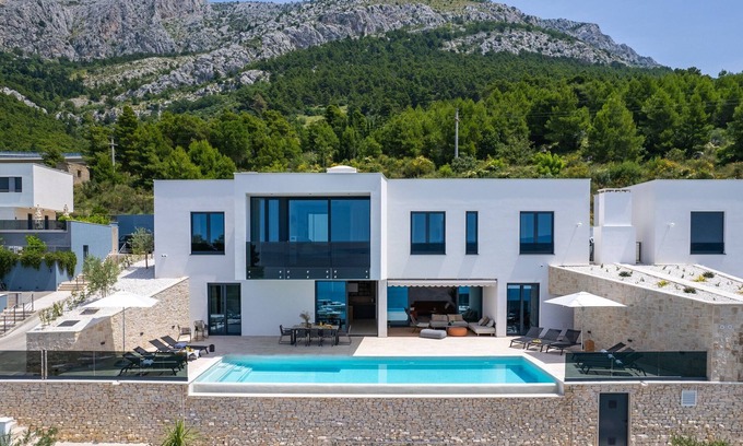 Omis Villa | Extravagant Omis Villa | 5 Bedrooms | Villa Chazaret | Frontline Location |.