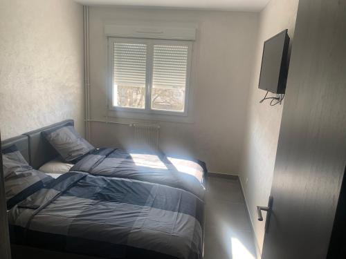 Saint-Jean-de-la-Ruelle Apartment | F3 Appartement 2 chambre un salon avec wifi