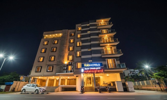 Whitefield Hotel | FabHotel Rotano Grand Marathahalli