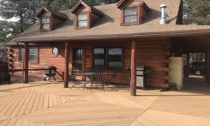 Pinetop-Lakeside Cabin | Family Friendly Lakefront Cedar Log Cabin on 2 acres at Rainbow Lake.